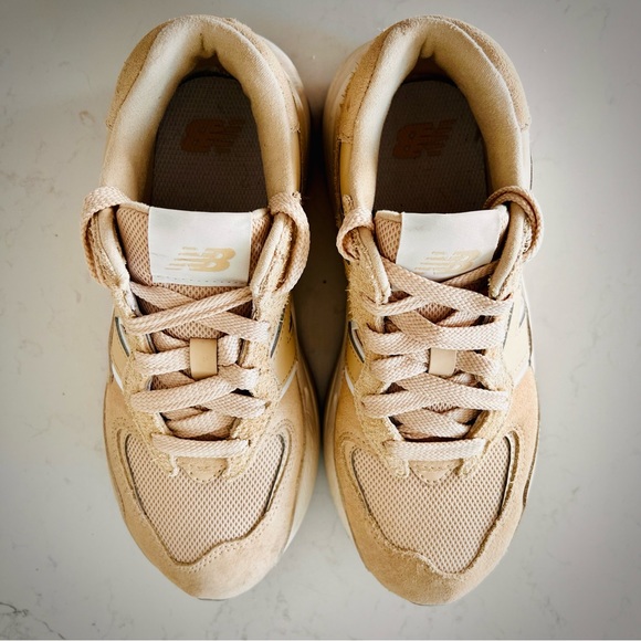 New balance 5740 Cream 7.5 - Picture 10 of 11